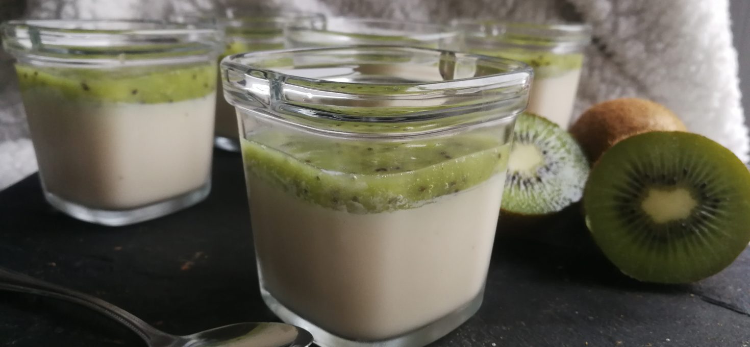 Crème dessert vegan à la vanille et son coulis de kiwis